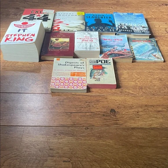 Assorted Novel Collection - Picture 3 of 6